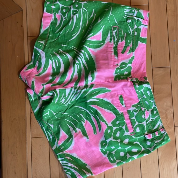 3 pairs of Lilly Pulitzer Shorts size 14 - Picture 5 of 7